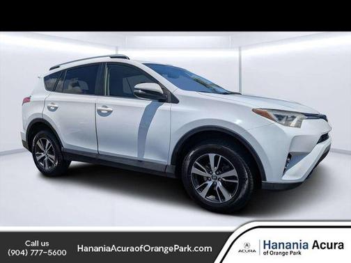 Super White 2018 Toyota RAV4 XLE