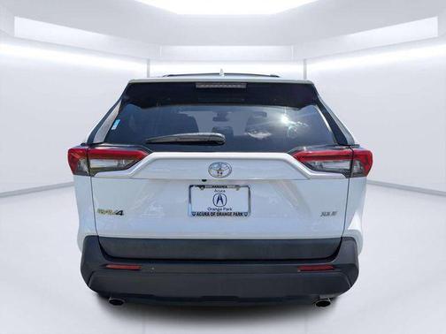 Super White 2019 Toyota RAV4 XLE