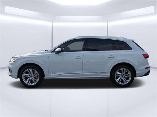 2023 Audi Q7 55 Premium Plus
