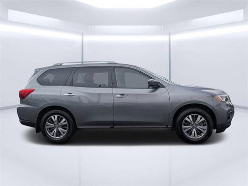 2020 Nissan Pathfinder SV