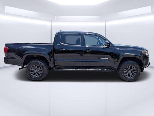 Midnight Black Metallic 2022 Toyota Tacoma SR5