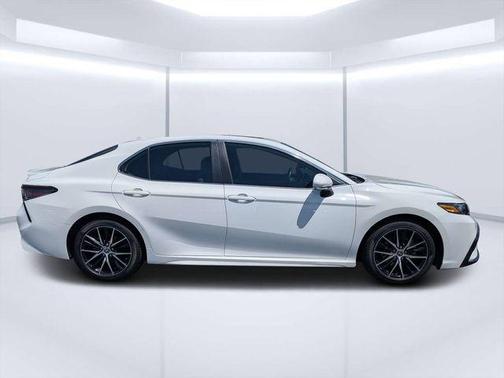 Super White 2021 Toyota Camry SE