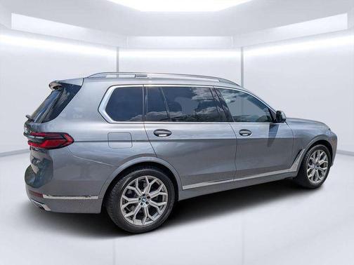 Skyscraper Gray Metallic 2023 BMW X7 xDrive40i