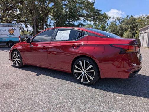 Scarlet Ember 2022 Nissan Altima 2.5 SR