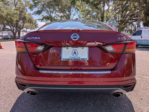 Scarlet Ember 2022 Nissan Altima 2.5 SR