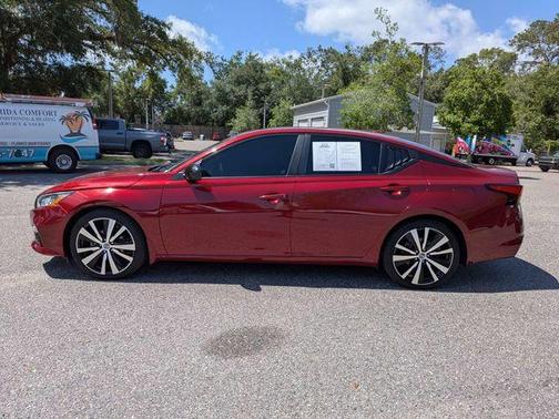 Scarlet Ember 2022 Nissan Altima 2.5 SR