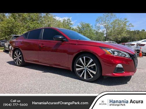 Scarlet Ember 2022 Nissan Altima 2.5 SR
