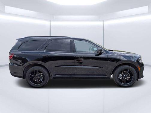 DB Black Crystal Clearcoat 2026 Dodge Durango GT