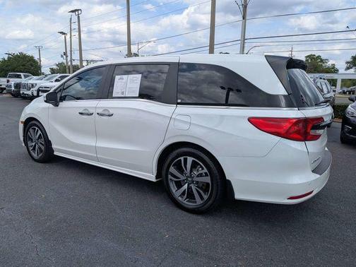 White 2022 Honda Odyssey Touring