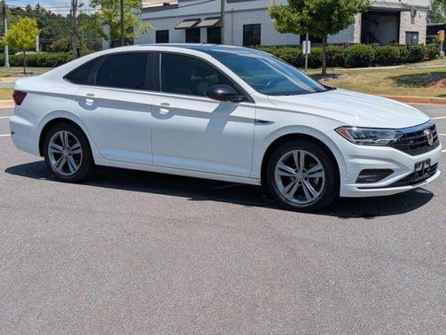 Pure White 2021 Volkswagen Jetta 1.4T R-Line