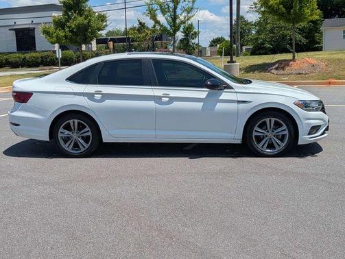 Pure White 2021 Volkswagen Jetta 1.4T R-Line