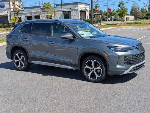 2025 Volkswagen Tiguan 2.0T SE