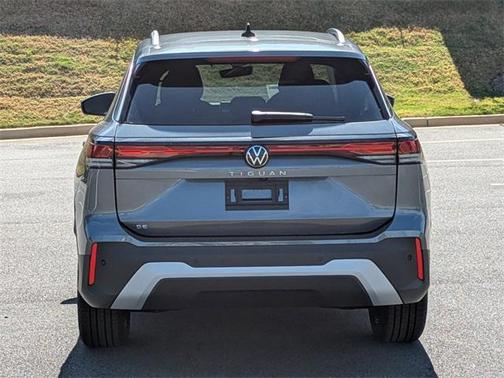 2025 Volkswagen Tiguan 2.0T SE