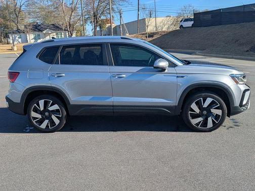 2024 Volkswagen Taos 1.5T SEL