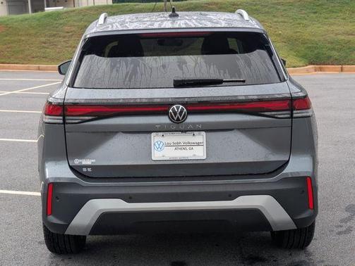 Pyrite 2026 Volkswagen Tiguan 2.0T SE