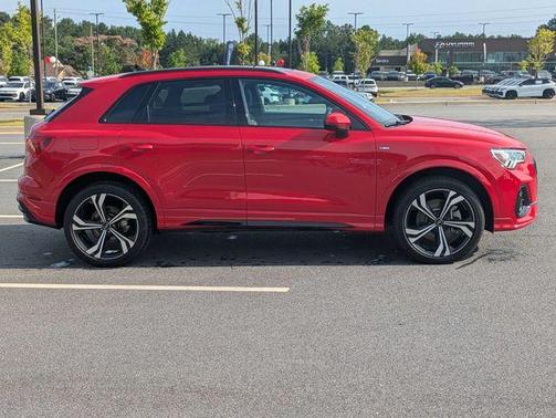 Tango Red Metallic 2023 Audi Q3 45 S line Premium