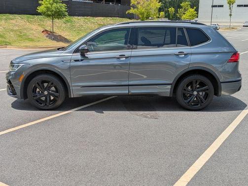 Platinum Gray Metallic 2023 Volkswagen Tiguan 2.0T SE R-Line Black
