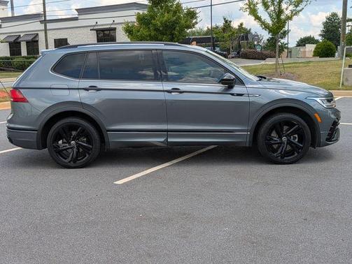 Platinum Gray Metallic 2023 Volkswagen Tiguan 2.0T SE R-Line Black