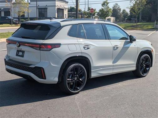 2025 Volkswagen Tiguan 2.0T SE R-Line Black