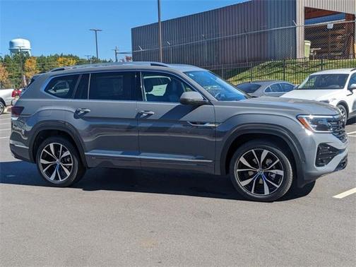 2025 Volkswagen Atlas 2.0T SEL Premium R-Line