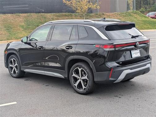 2025 Volkswagen Tiguan 2.0T SE