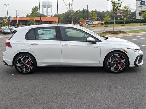 2025 Volkswagen Golf GTI 2.0T SE