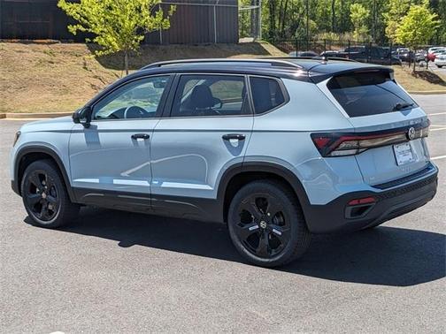 2025 Volkswagen Taos 1.5T SE Black