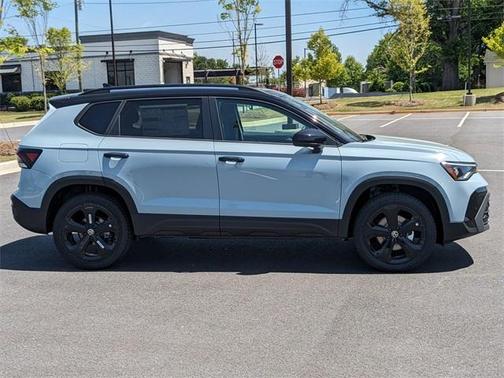2025 Volkswagen Taos 1.5T SE Black