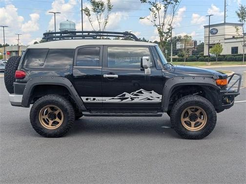 2014 Toyota FJ Cruiser Base