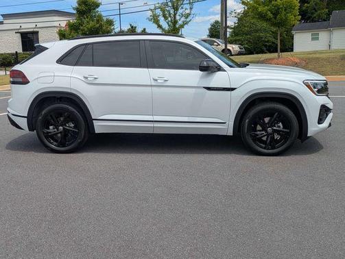 Opal White Pearl 2026 Volkswagen Atlas Cross Sport 2.0T SEL R-Line Black