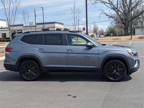 2025 Volkswagen Atlas 2.0T SE