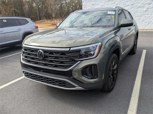 2025 Volkswagen Atlas Cross Sport 2.0T SE w/Technology