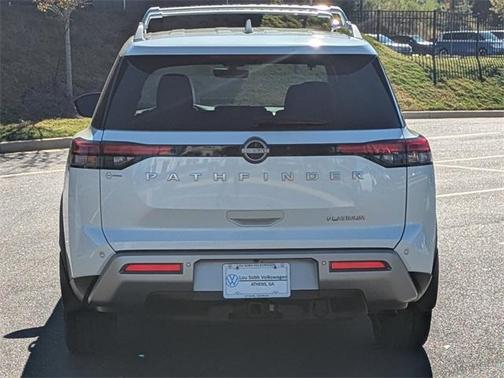 2024 Nissan Pathfinder Platinum