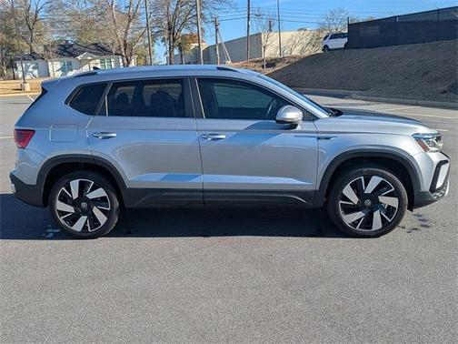 2024 Volkswagen Taos 1.5T SEL