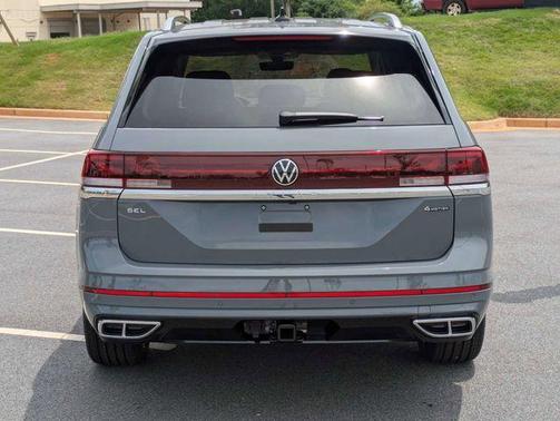 Pure Gray 2026 Volkswagen Atlas 2.0T SEL Premium R-Line