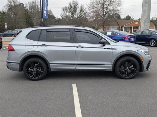 2023 Volkswagen Tiguan 2.0T SE R-Line Black