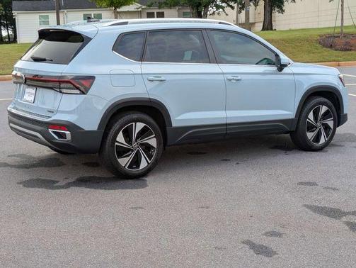 Alpine Grey 2025 Volkswagen Taos 1.5T SE