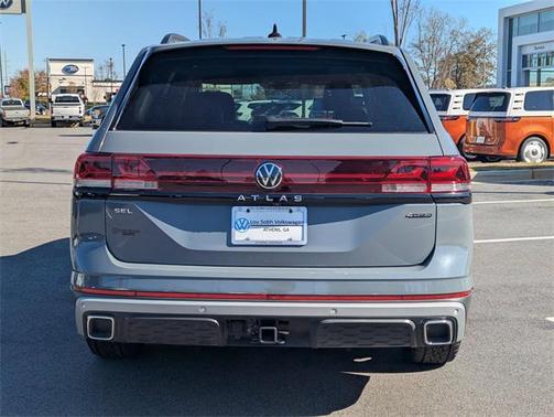 2024 Volkswagen Atlas 2.0T Peak Edition SEL