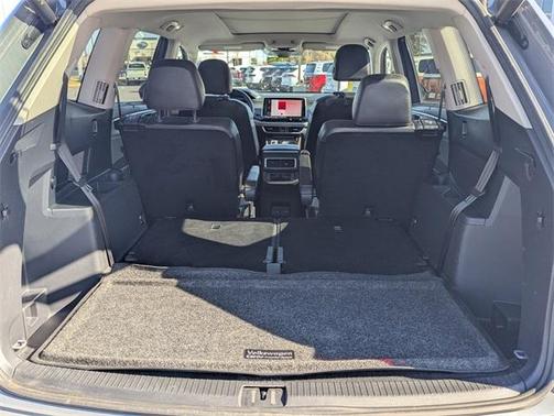 2024 Volkswagen Atlas 2.0T Peak Edition SEL