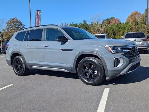 2024 Volkswagen Atlas 2.0T Peak Edition SEL