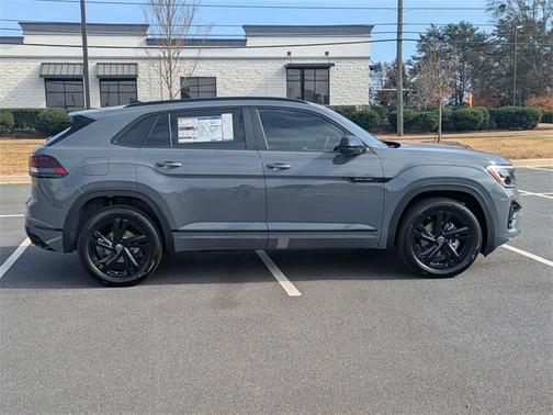 2026 Volkswagen Atlas Cross Sport 2.0T SEL R-Line Black