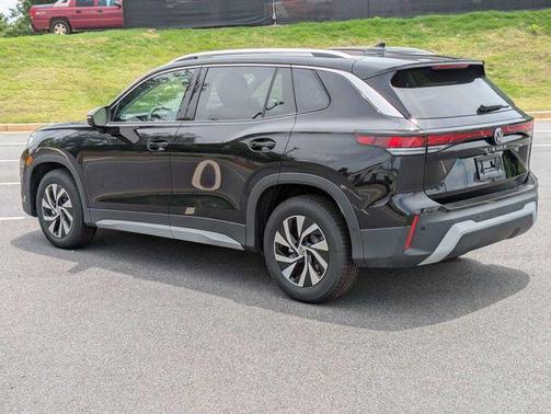Deep Black Pearl 2026 Volkswagen Tiguan 2.0T S