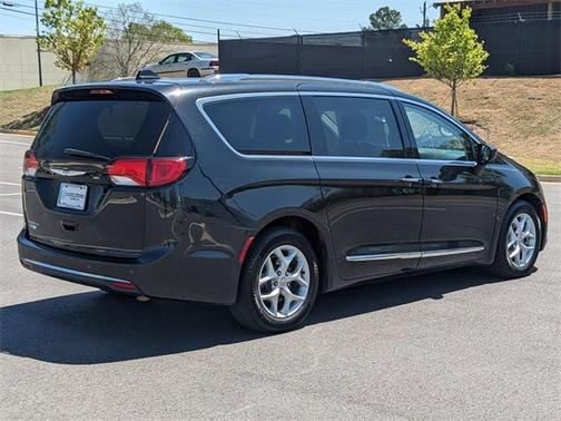 2017 Chrysler Pacifica Touring-L Plus