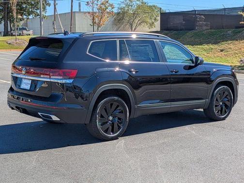 Deep Black Pearl Effect 2026 Volkswagen Atlas Cross Sport 2.0T SE W/TECHNOLOGY