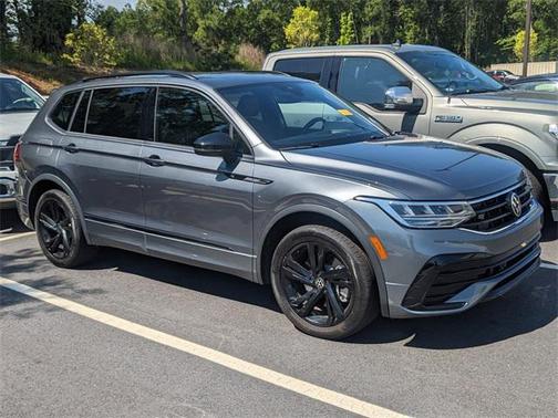 2023 Volkswagen Tiguan 2.0T SE R-Line Black