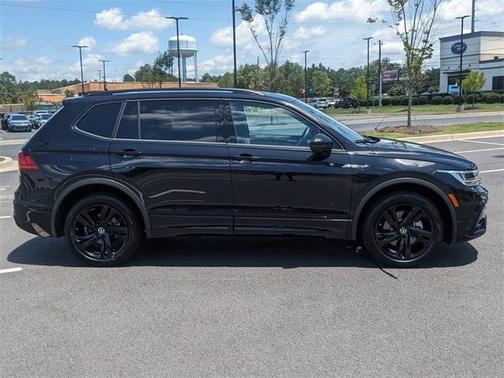 2024 Volkswagen Tiguan 2.0T SE R-Line Black
