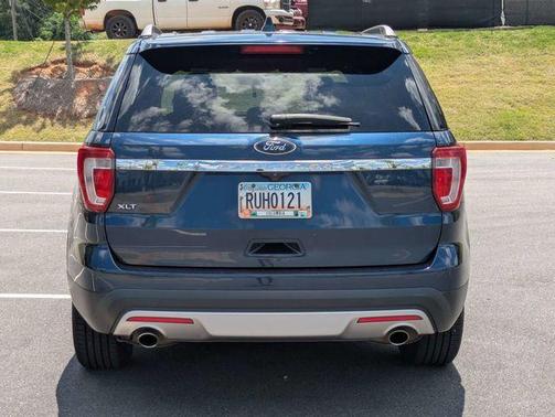 Blue 2017 Ford Explorer XLT