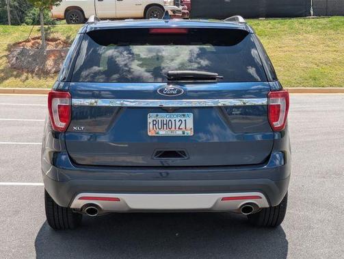 Blue 2017 Ford Explorer XLT