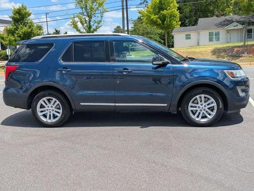 Blue 2017 Ford Explorer XLT