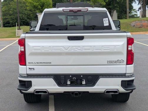 Iridescent Pearl Tricoat 2021 Chevrolet Silverado 1500 High Country